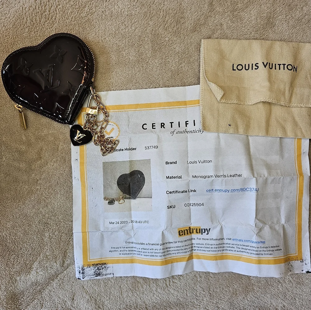 Louis Vuitton Vernis Purple Patent Leather Heart Coin purse